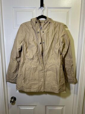 L.L. Bean Hooded Rain Jacket Size Medium Tan Beige Pockets Outdoor Women’s